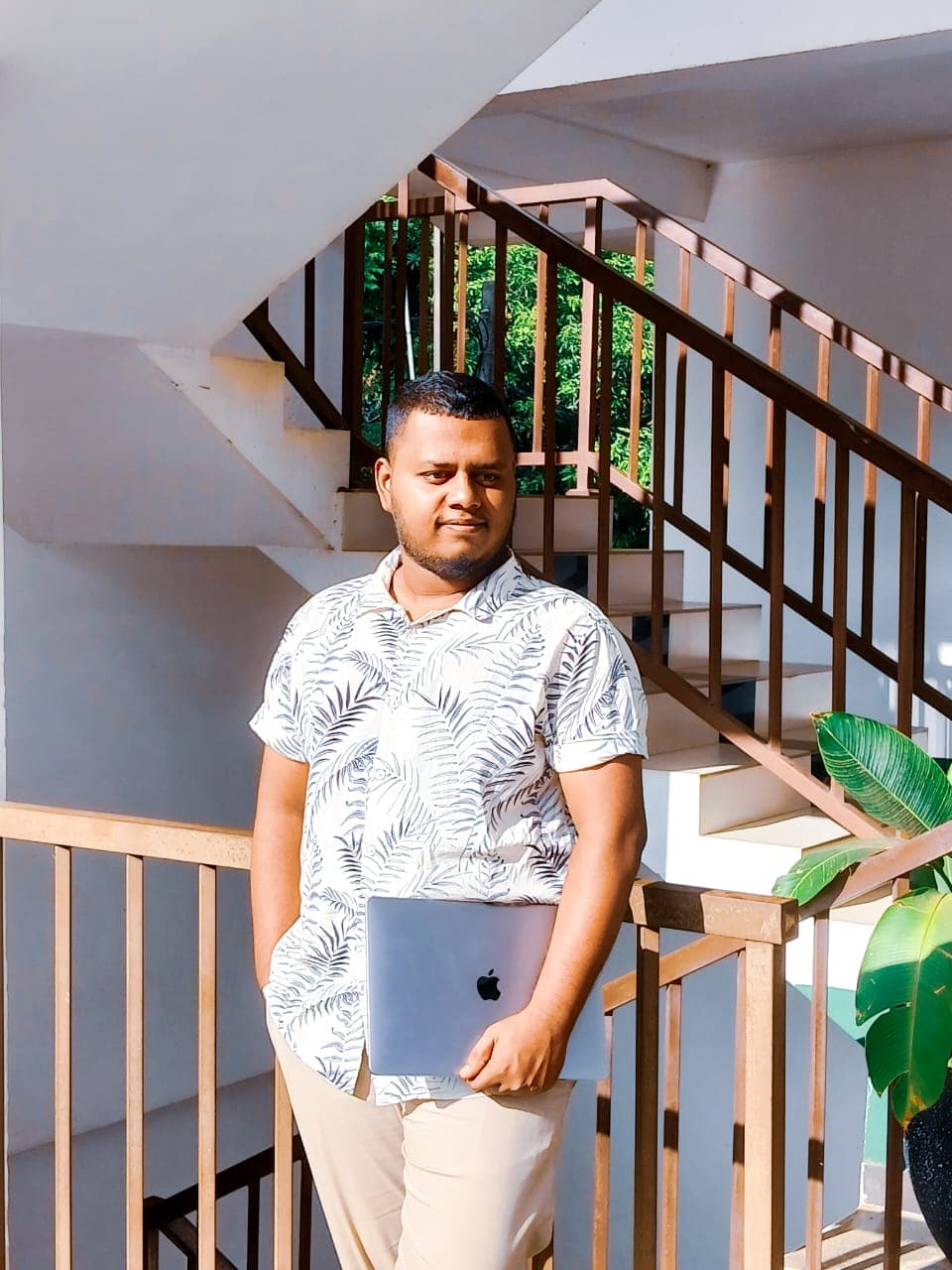 ๐ธ During my visit to beautiful Sri Lanka, I balanced exploring and fulfilling my clients' trustโthanks to freelancing luck! ๐ด๐ผ